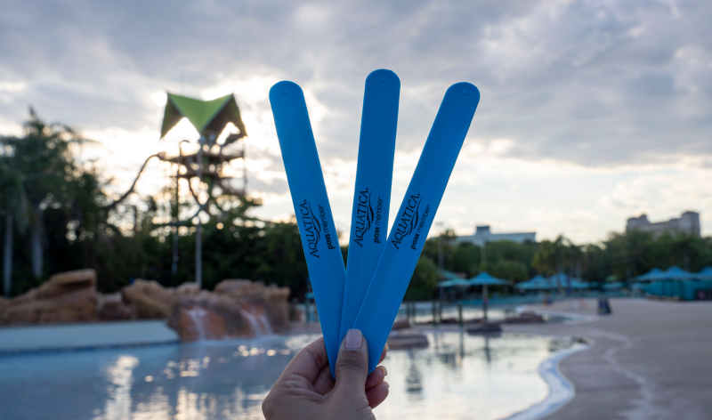 Aquatica Pass Member Glow Slap Bracelet