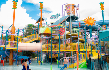 Water play structure