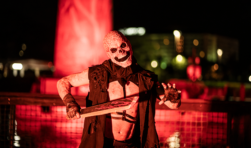 howl o scream.