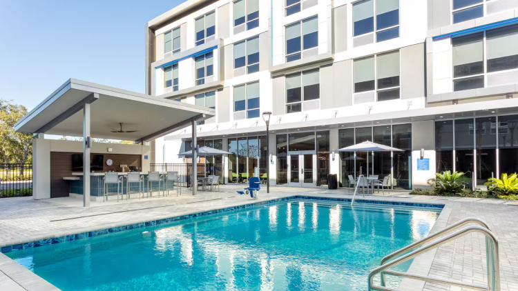 Tryp Pool