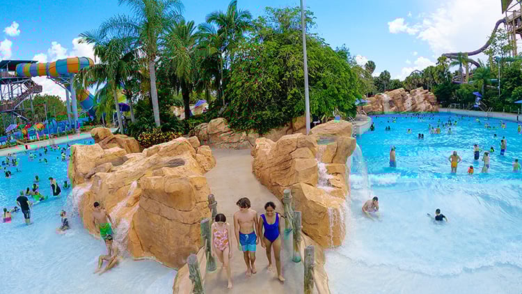 Cutback Cove wave pool at Aquatica Orlando
