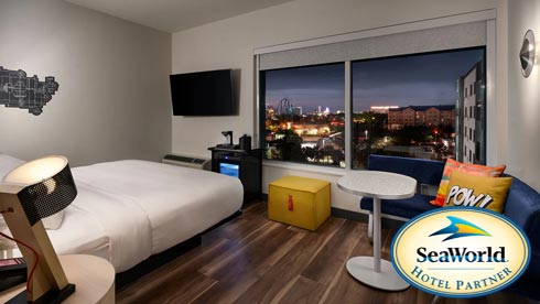 Aloft Orlando International Drive interior room